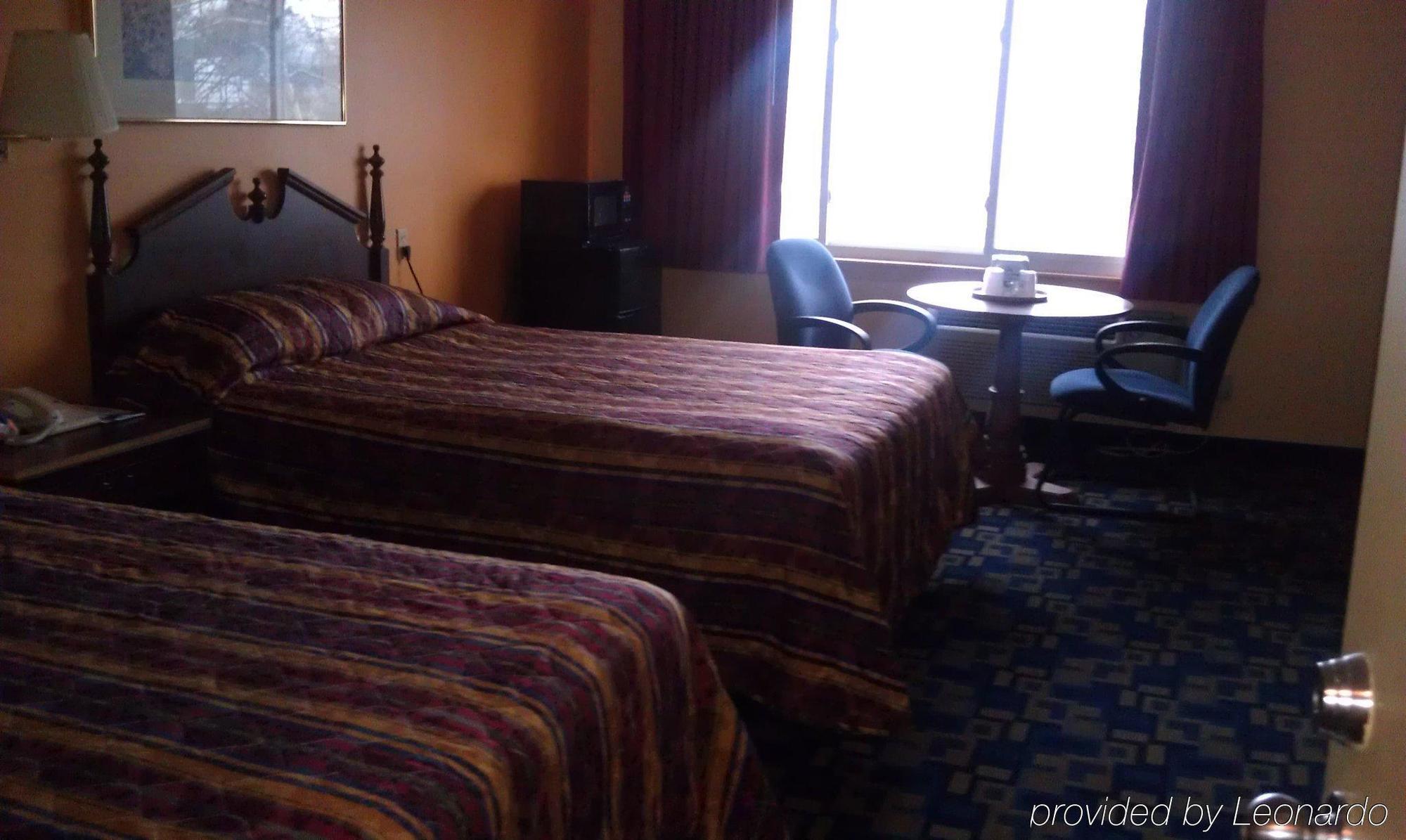 Rumford Motor Inn East Providence Room photo